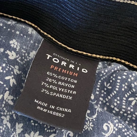 TORRID SKY HIGH PREMIUM SKINNY DESTROYED BLUE DENIM JEANS Woman’s Size 2… - Picture 4 of 11